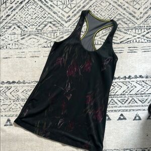 Lululemon Athletica Black and Red Graphic Fitted Tank Top